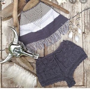 Andi Bagus crochet hot pants